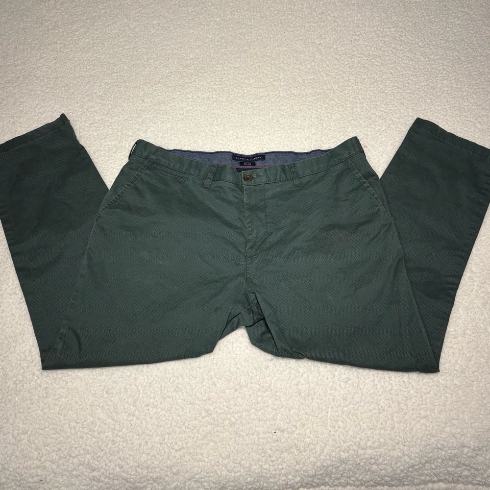 Tommy Hilfiger Men Green Polka Dot Stretch Slim Chino Pants